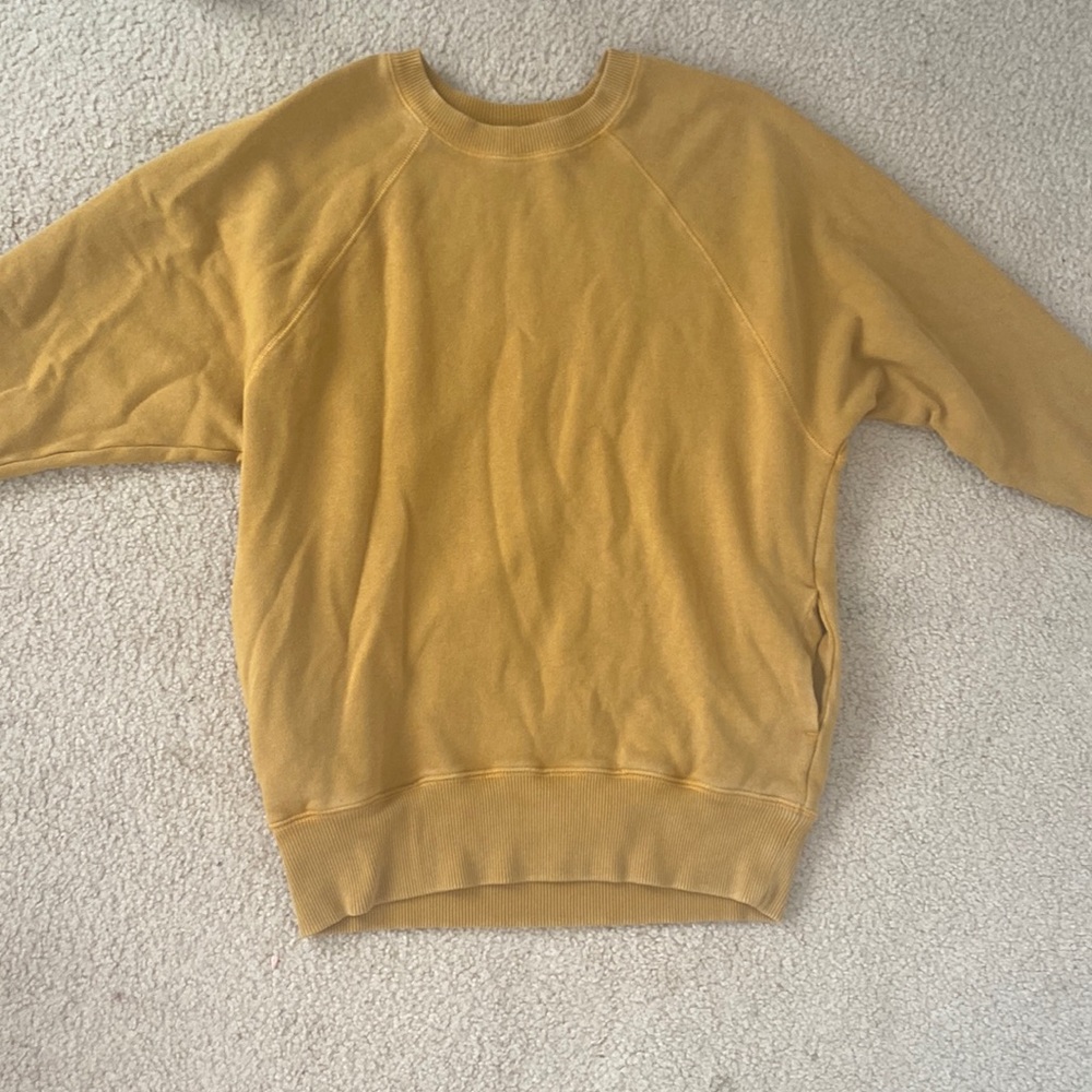 Aerie crewneck with side pockets, size xs, mustard color